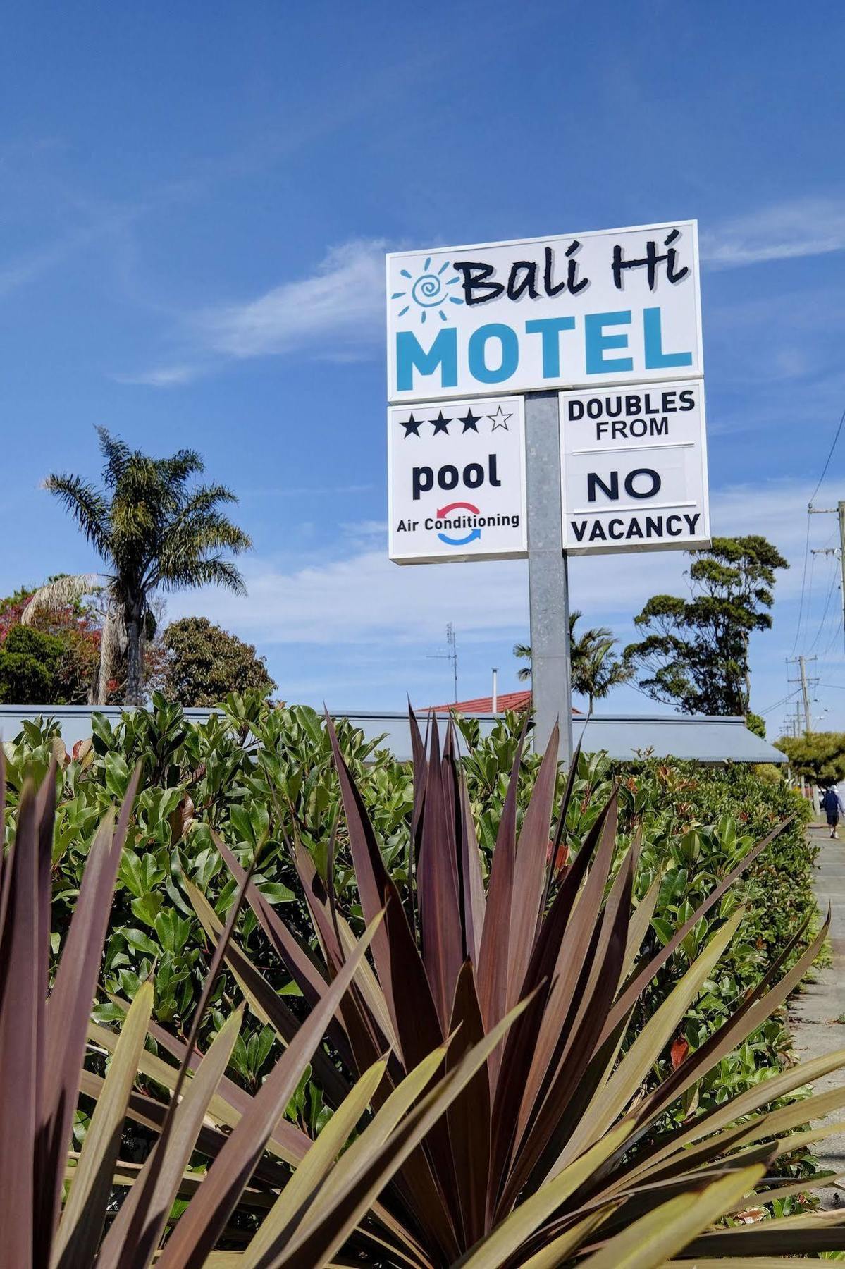 Bali Hi Motel Tuncurry Eksteriør billede